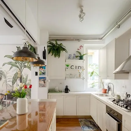 Botanical Close Vatican Apartment